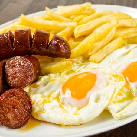 Huevos fritos con papas